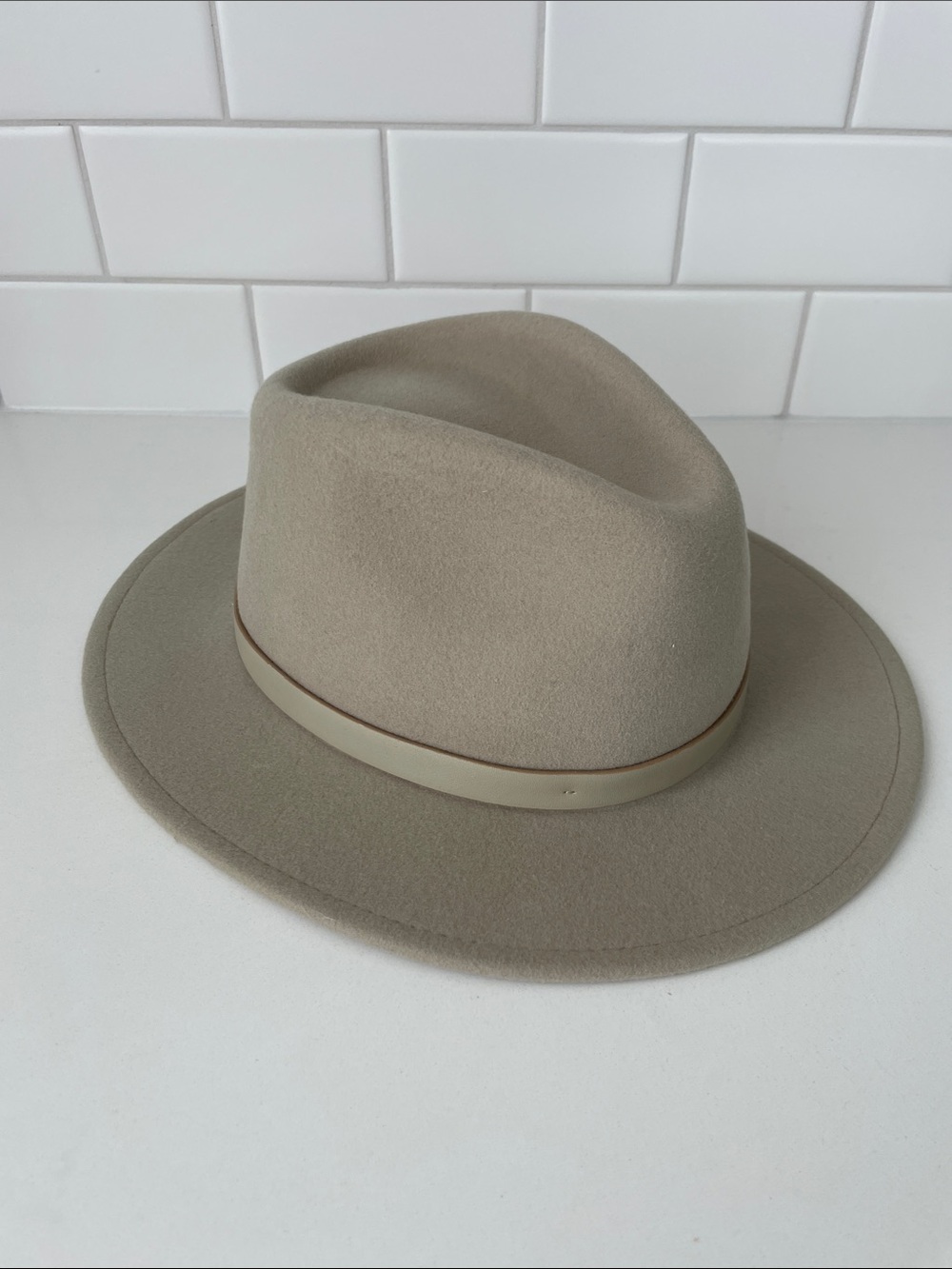 Brixton Cream Felt Fedora Hat with Leather Band • Large 7.5 - Picture 11 of 14